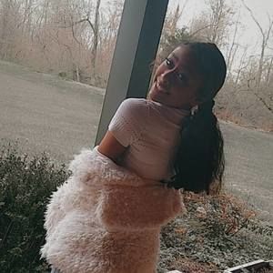 Meet your Posher, Ava